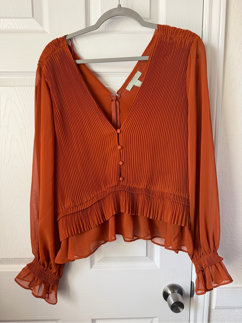 Ryegrass Rust Orange Pleated V-Neck Ruffle Blouse Size 12 - Picture 2 of 7